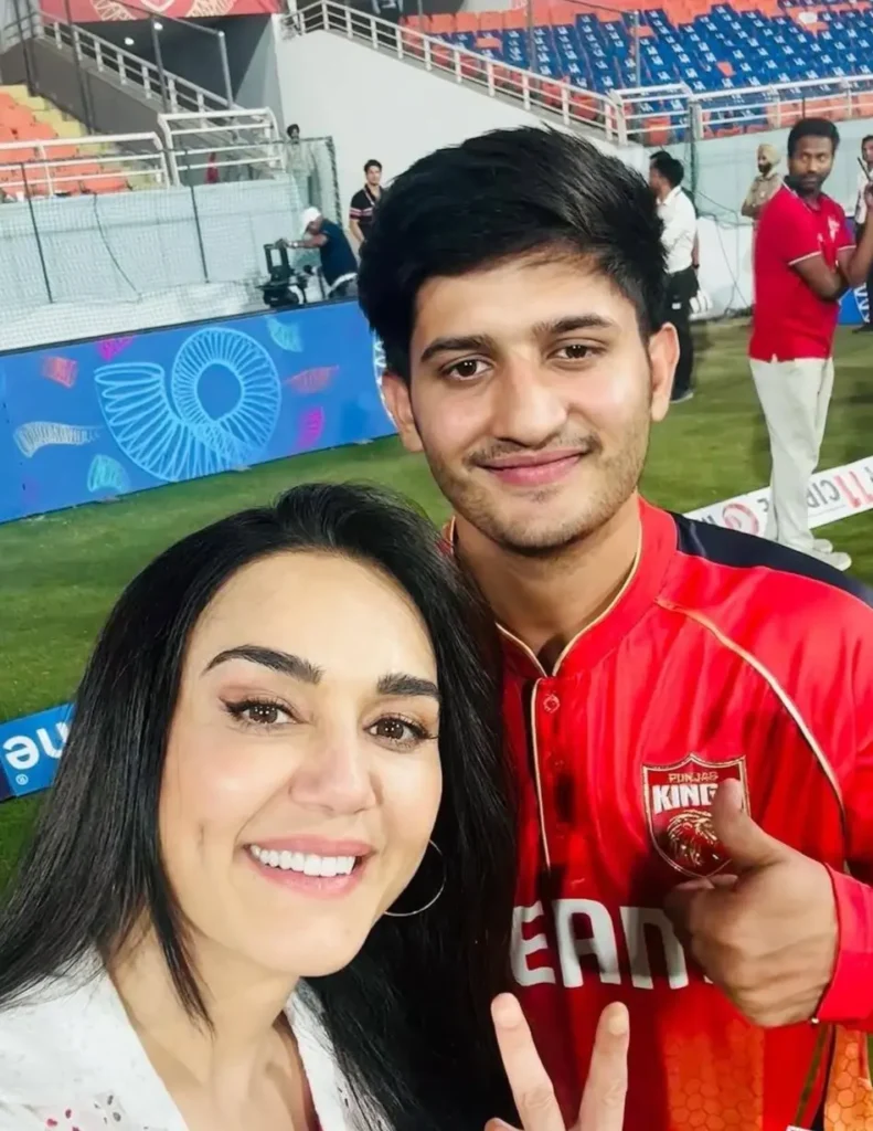 IPL 2025: पंजाब किंग्स की ऑनर प्रीति जिंटा ने एक्स पर शेयर की कुछ तस्वीरे, लिखी खास बात।