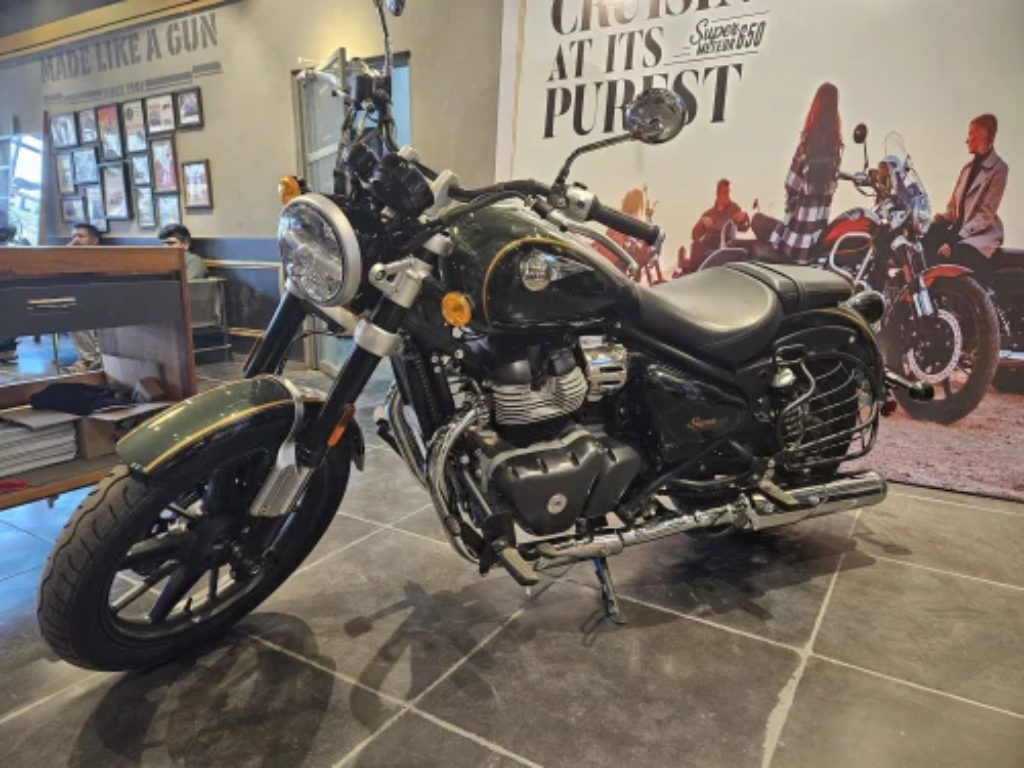प्रीमियम फीचर्स के साथ 35kmpl का देती है Royal Enfield Classic 250 माइलेज। 4 Royal Enfield Classic 250