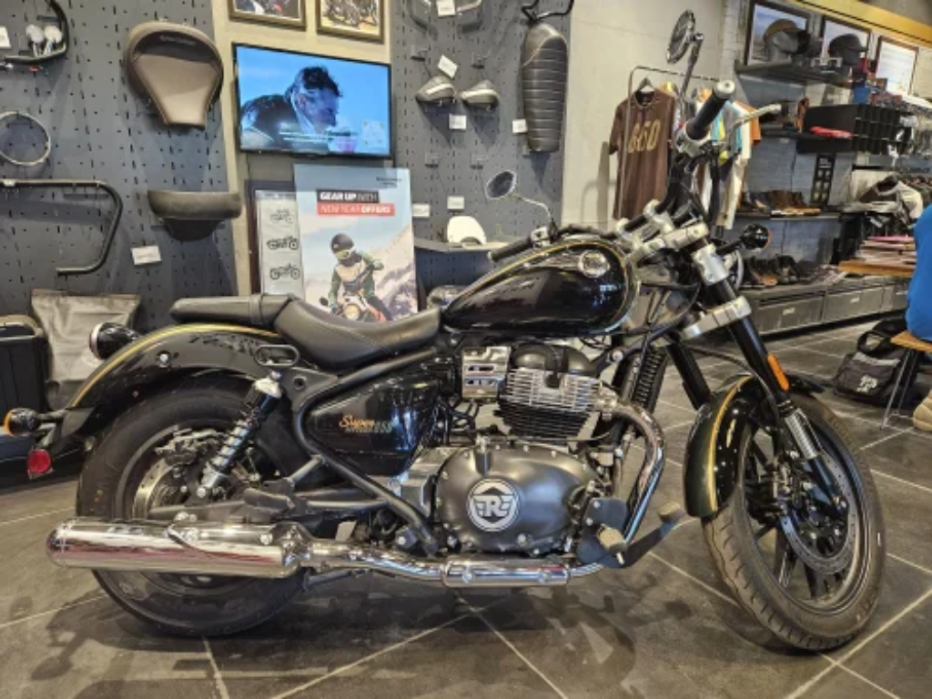 प्रीमियम फीचर्स के साथ 35kmpl का देती है Royal Enfield Classic 250 माइलेज। 2 Royal Enfield Classic 250